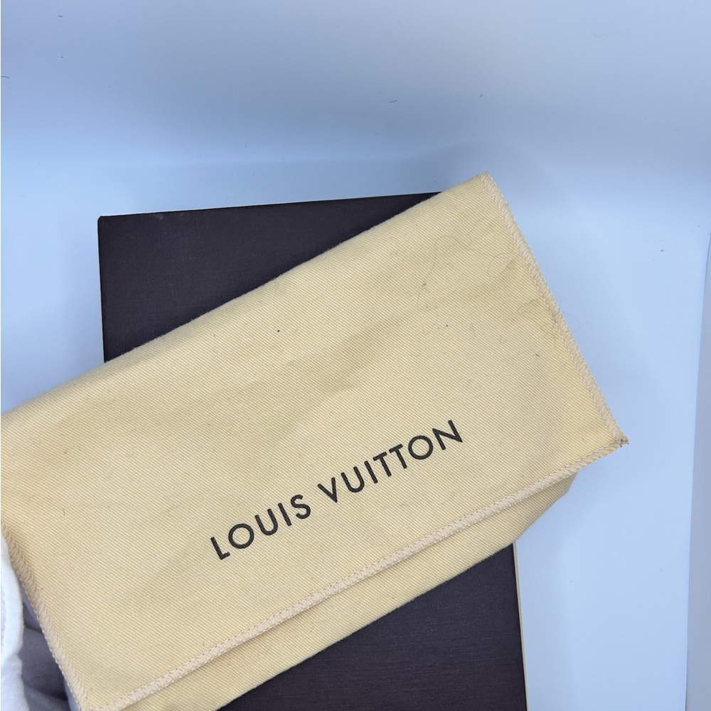Authentic Louis Vuitton wallet
Comes with original box and dust bag - Picture 12 of 16